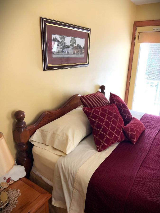 Weatherpine Inn Niagara-on-the-Lake ภายนอก รูปภาพ
