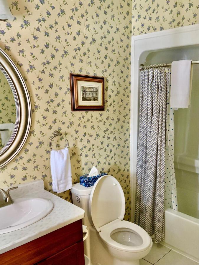Weatherpine Inn Niagara-on-the-Lake ภายนอก รูปภาพ