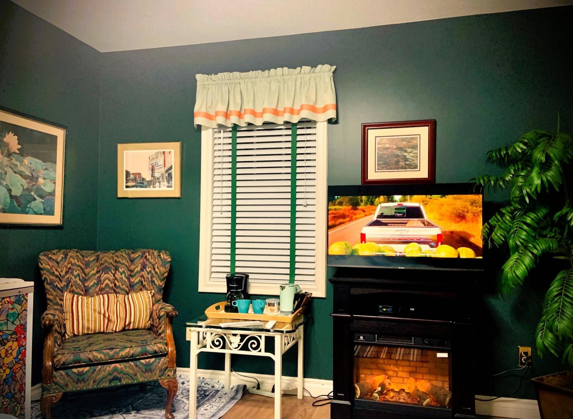 Weatherpine Inn Niagara-on-the-Lake ภายนอก รูปภาพ